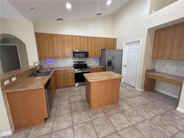 2117 Nw 14th Ter, Cape Coral, Florida 33993