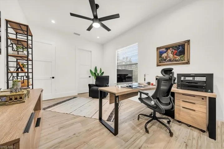 Bed 3 / Office