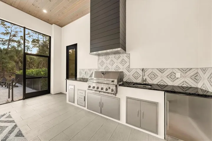 Outdoor Kitchen
