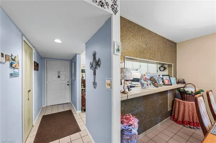 9305  Lake Park  DR, Fort Myers, FL 33919