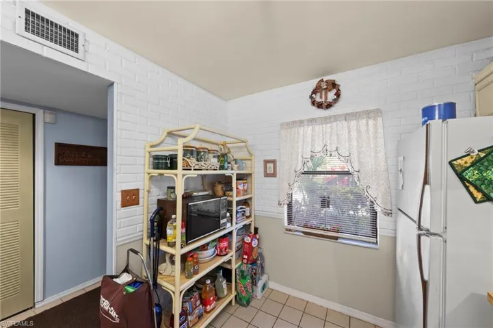 9305  Lake Park  DR, Fort Myers, FL 33919