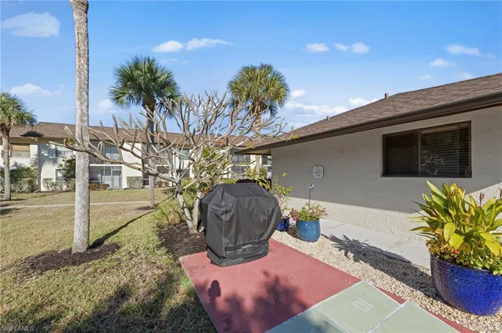 9305  Lake Park  DR, Fort Myers, FL 33919