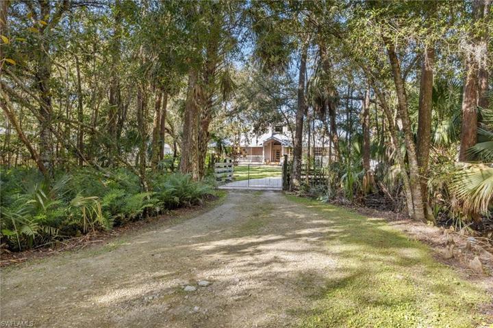 4300 River Grove Ln, Fort Myers, FL 33905