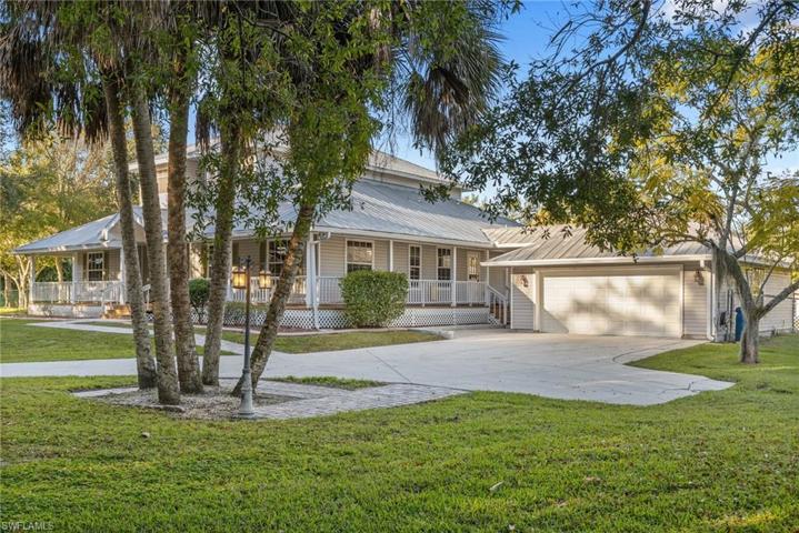 4300 River Grove Ln, Fort Myers, FL 33905