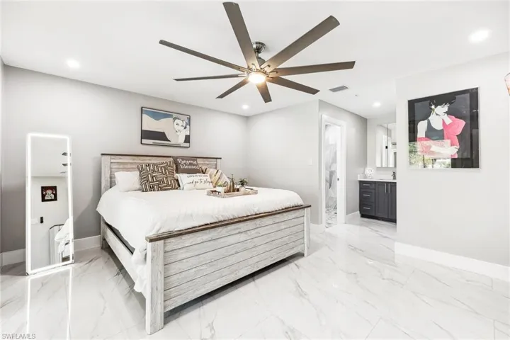 6042  Macbeth  LN, Fort Myers, FL 33908