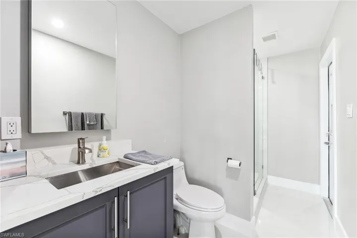 6042  Macbeth  LN, Fort Myers, FL 33908