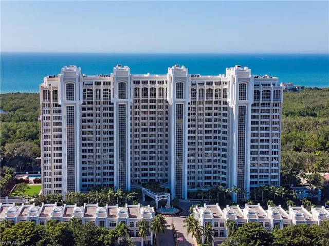 7117 Pelican Bay Blvd 1905, Naples, Florida 34108