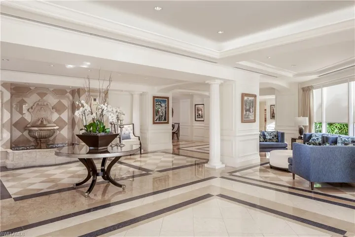 7117 Pelican Bay Blvd 1905, Naples, Florida 34108
