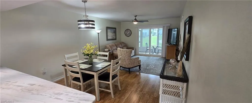 Dining area from foyer