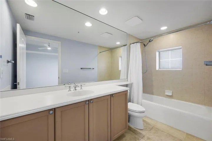 Guest bathroom.