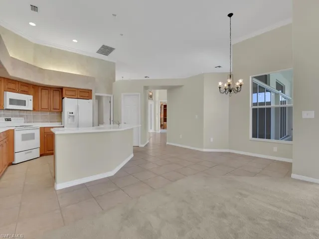 Breakfast Bar & Breakfast Nook
