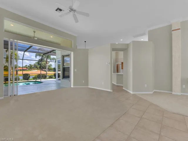 Living Room & Family Room Layout