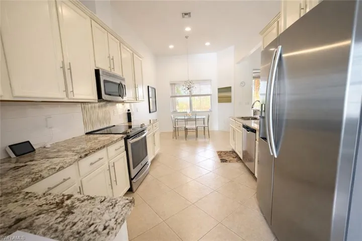 16571 Goldenrod Ln 202, Alva, Florida 33920