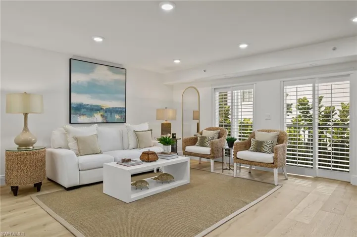 445  3rd S AVE, Naples, FL 34102