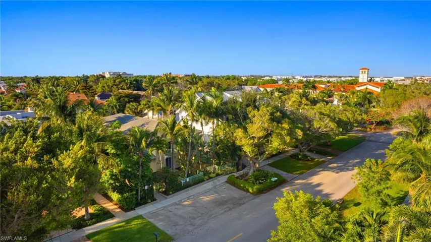 445  3rd S AVE, Naples, FL 34102