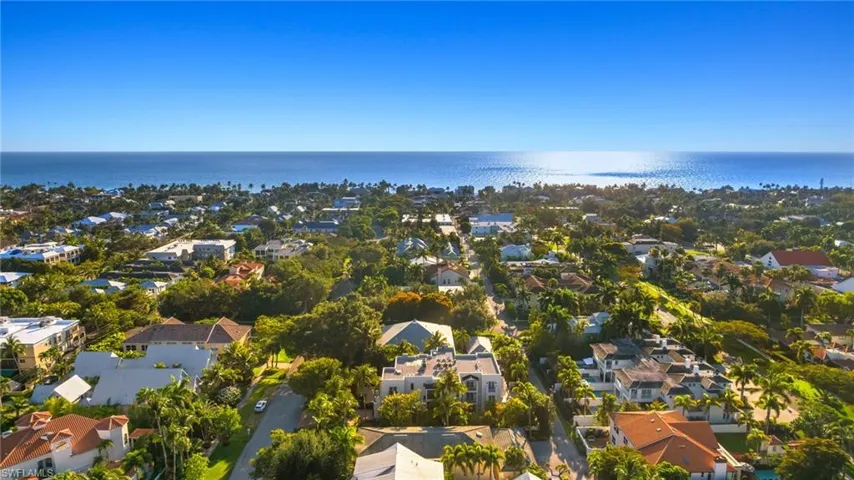 445  3rd S AVE, Naples, FL 34102