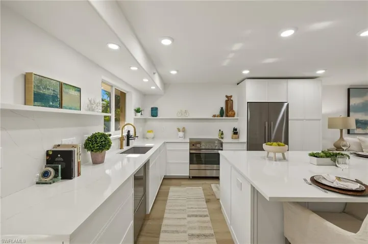 445  3rd S AVE, Naples, FL 34102