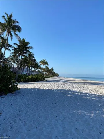 445  3rd S AVE, Naples, FL 34102