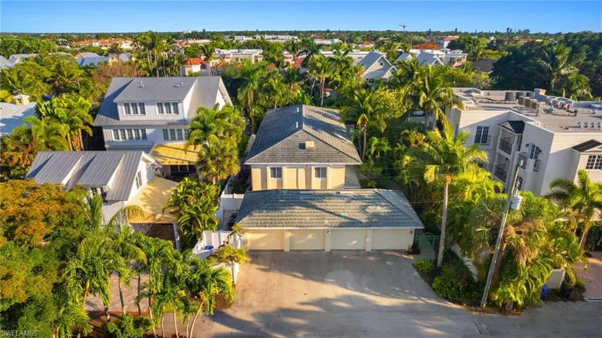 445  3rd S AVE, Naples, FL 34102