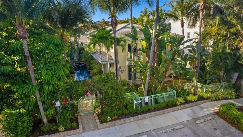 445  3rd S AVE, Naples, FL 34102
