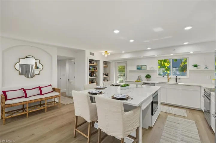 445  3rd S AVE, Naples, FL 34102