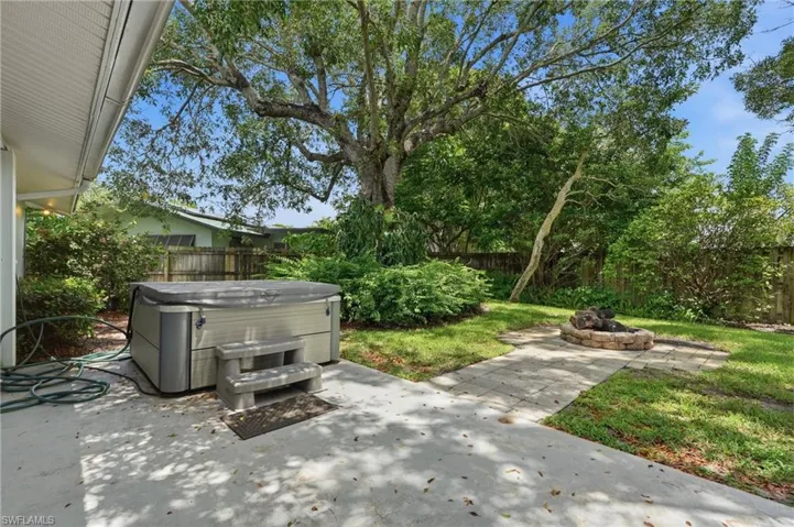 4900 Tahiti Ln, Naples, Florida 34112