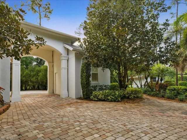 4810 Sycamore Dr, Naples, Florida 34119