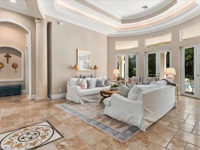 4810 Sycamore Dr, Naples, Florida 34119