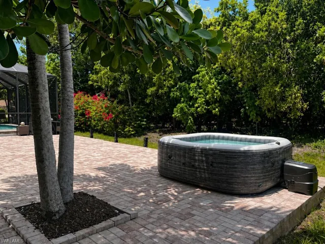 10061  Hidden Pines  LN, Bonita Springs, FL 34135