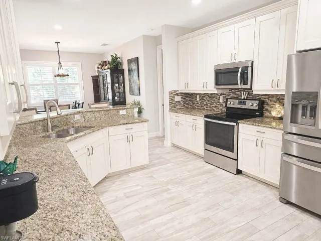 10061  Hidden Pines  LN, Bonita Springs, FL 34135