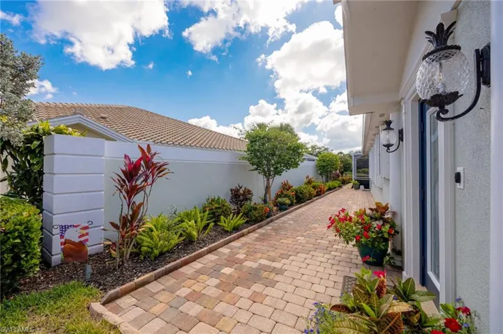 3006 Futuna Ln, Naples, Florida 34119