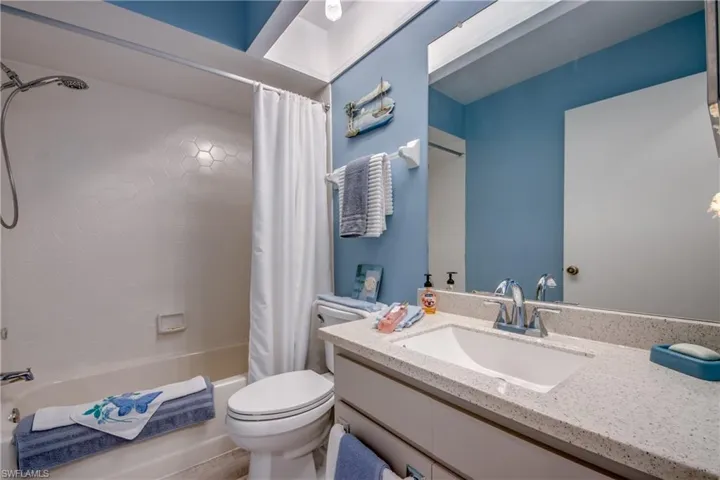 GUEST BATH.