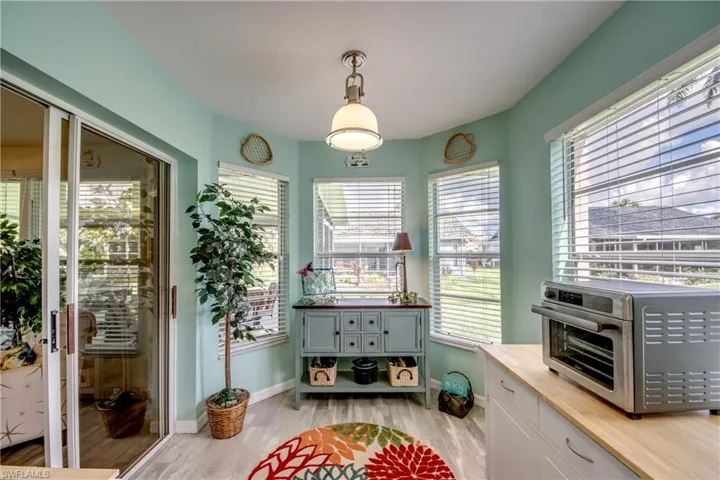 BREAKFAST NOOK- SLIDING DOOR TO FAMILY ROOM.