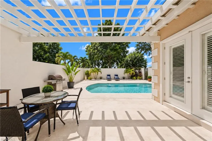 4840 Boulevard Ct, Naples, Florida 34103