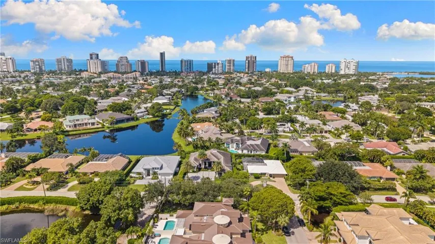 4840 Boulevard Ct, Naples, Florida 34103