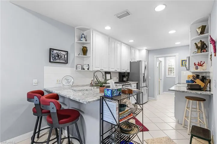 5733 Cove Cir, Naples, Florida 34119