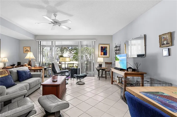 5733 Cove Cir, Naples, Florida 34119