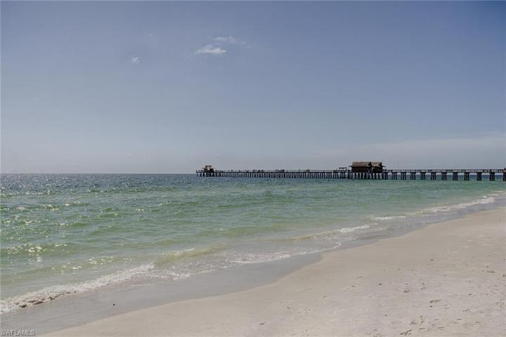 672  96th N AVE, Naples, FL 34108