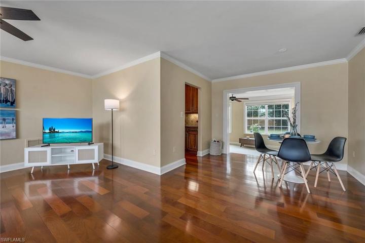 672  96th N AVE, Naples, FL 34108