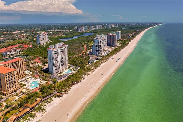 672  96th N AVE, Naples, FL 34108