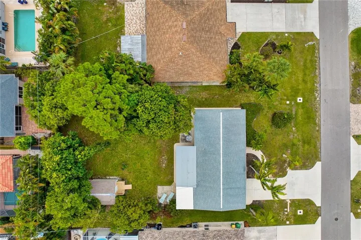 672  96th N AVE, Naples, FL 34108