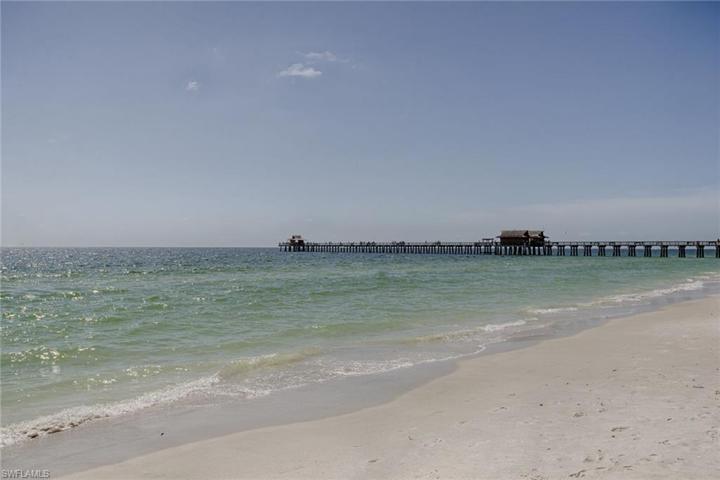 672  96th N AVE, Naples, FL 34108