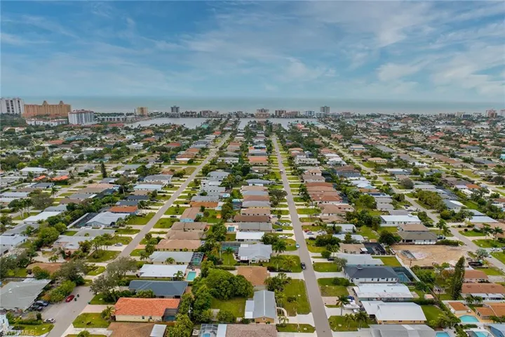 672  96th N AVE, Naples, FL 34108