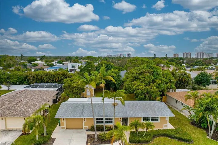 672  96th N AVE, Naples, FL 34108