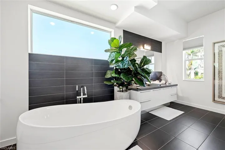 Upstairs Master Bath