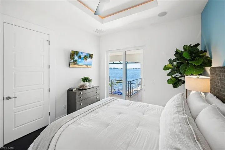 Upstairs 2nd Guest Bedroom
