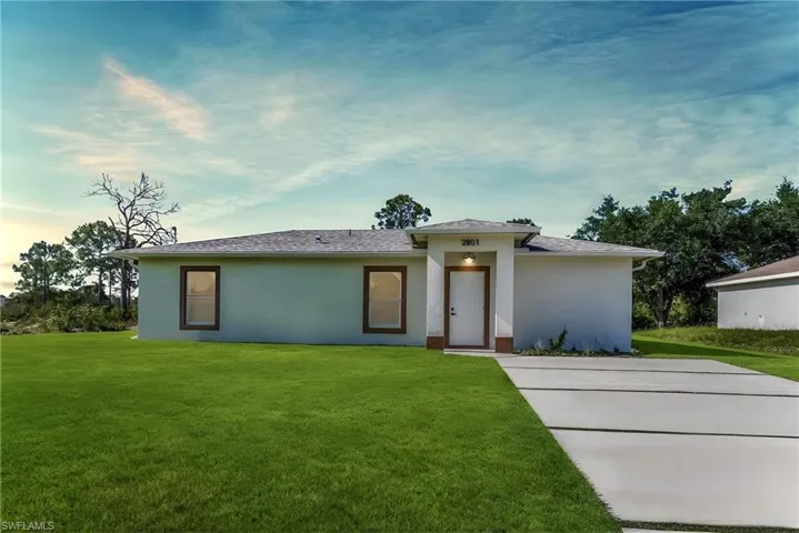 2801 42nd St W, Lehigh Acres, Florida 33971