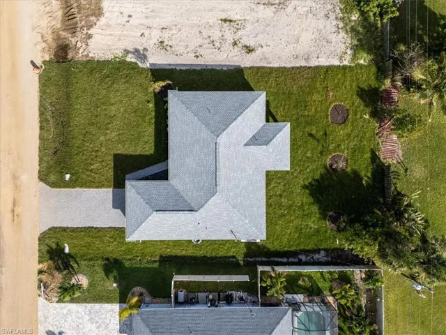 Birds eye view of property