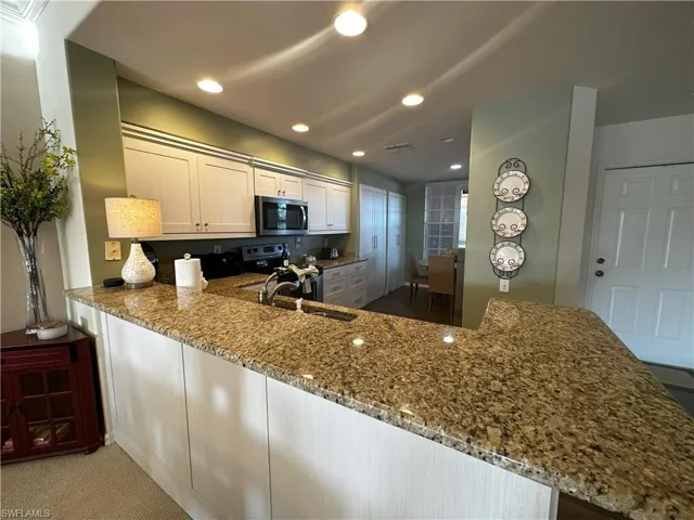 9100 Southmont Cv 206, Fort Myers, Florida 33908
