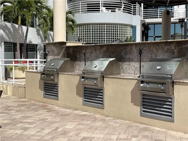 Built in gas grills on the upper patio and community area